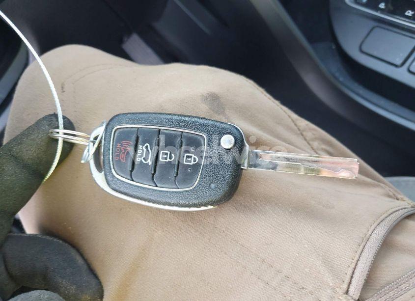 Photo 11 of 2017 Hyundai Santa FE SPORT 2.4L (VIN 5XYZUDLBXHG389543)