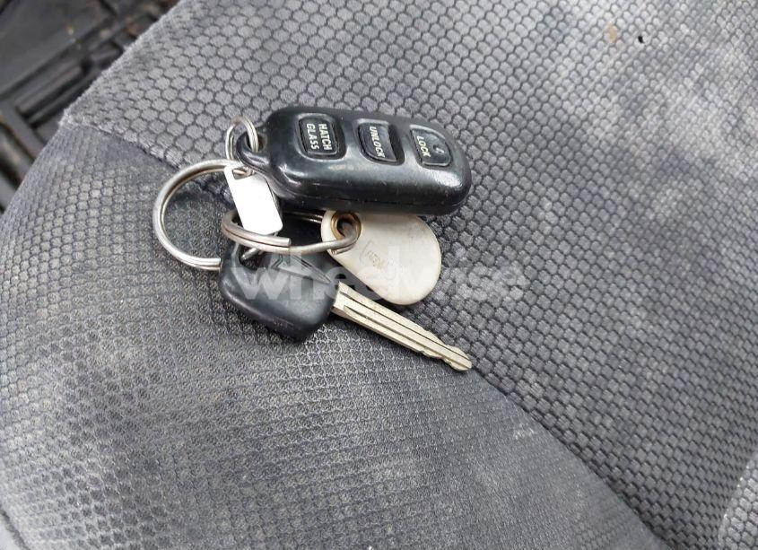 Photo 11 of 2005 Pontiac Vibe (VIN 5Y2SL63875Z483347)