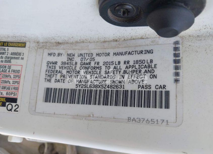 Photo 9 of 2005 Pontiac Vibe N/A (VIN 5Y2SL638X5Z482631)