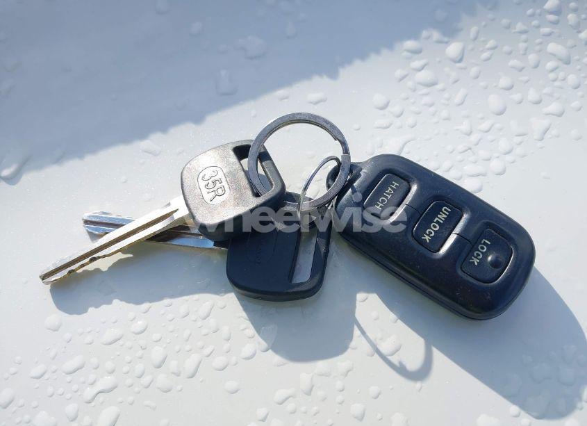 Photo 11 of 2003 Pontiac Vibe (VIN 5Y2SL64823Z473997)