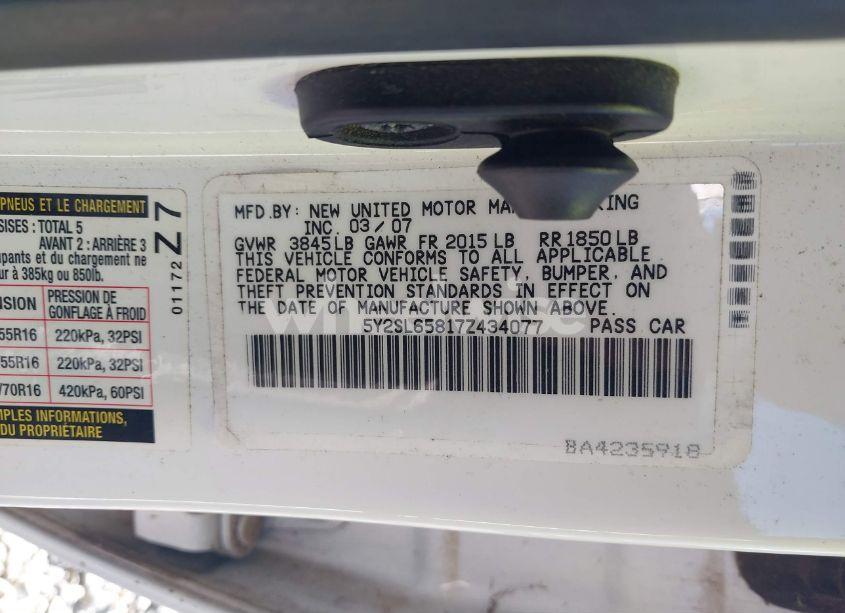 Photo 9 of 2007 Pontiac Vibe (VIN 5Y2SL65817Z434077)