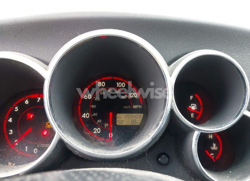 Photo 7 of 2004 Pontiac Vibe (VIN 5Y2SM64874Z435132)