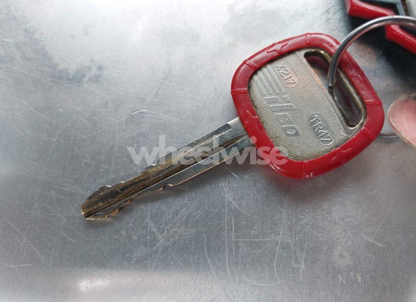 Photo 11 of 2003 Pontiac Vibe (VIN 5Y2SM64883Z484015)