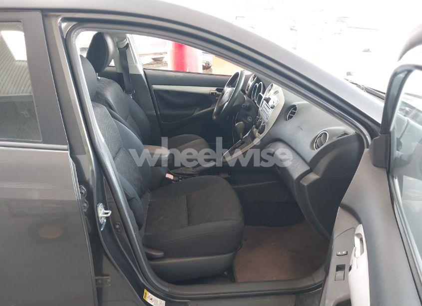 Photo 5 of 2009 Pontiac Vibe (VIN 5Y2SP67079Z429304)