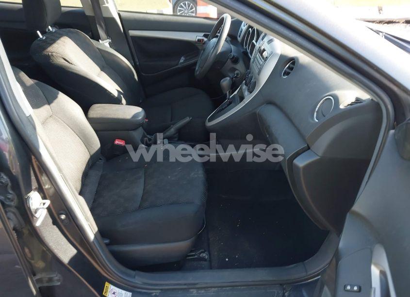 Photo 5 of 2009 Pontiac Vibe (VIN 5Y2SP67099Z402069)