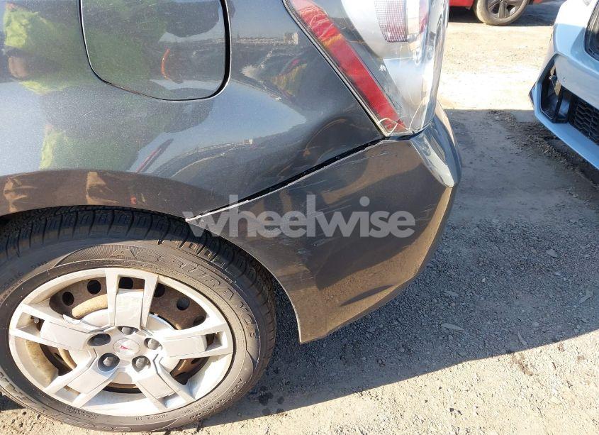 Photo 6 of 2009 Pontiac Vibe (VIN 5Y2SP67099Z402069)