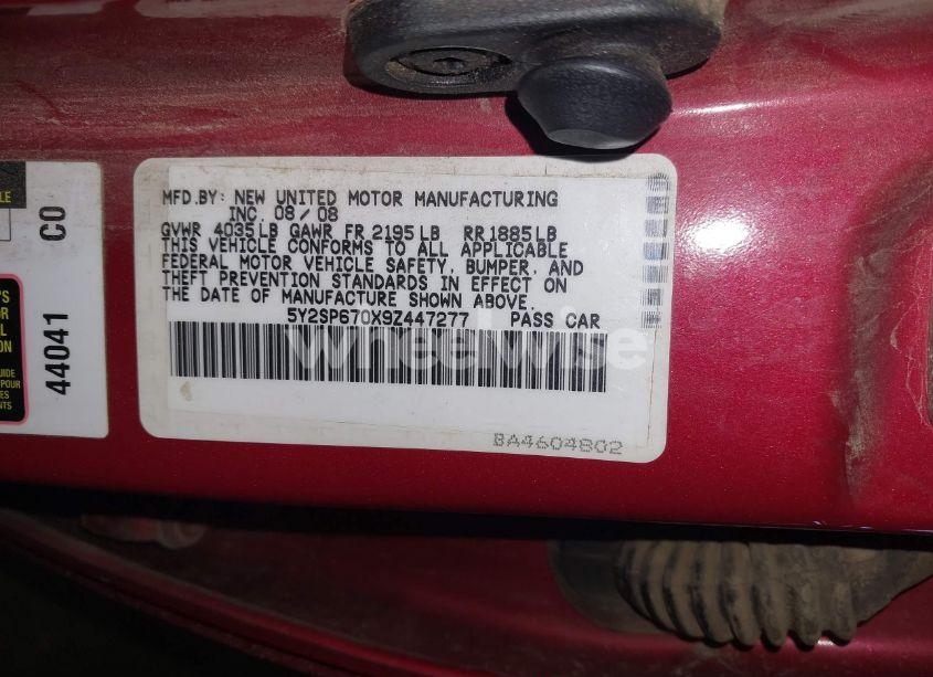 Photo 9 of 2009 Pontiac Vibe (VIN 5Y2SP670X9Z447277)