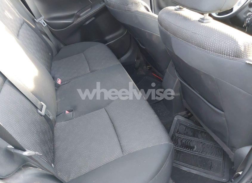 Photo 8 of 2009 Pontiac Vibe (VIN 5Y2SP67869Z462946)