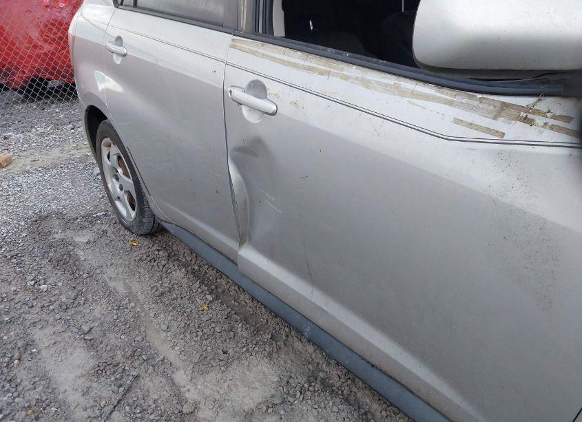 Photo 6 of 2009 Pontiac Vibe (VIN 5Y2SP67879Z471493)