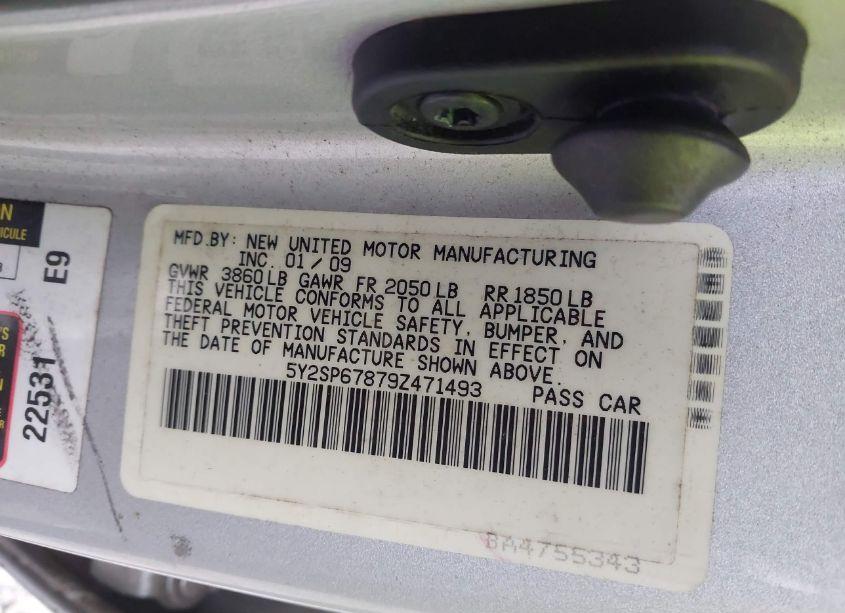 Photo 9 of 2009 Pontiac Vibe (VIN 5Y2SP67879Z471493)