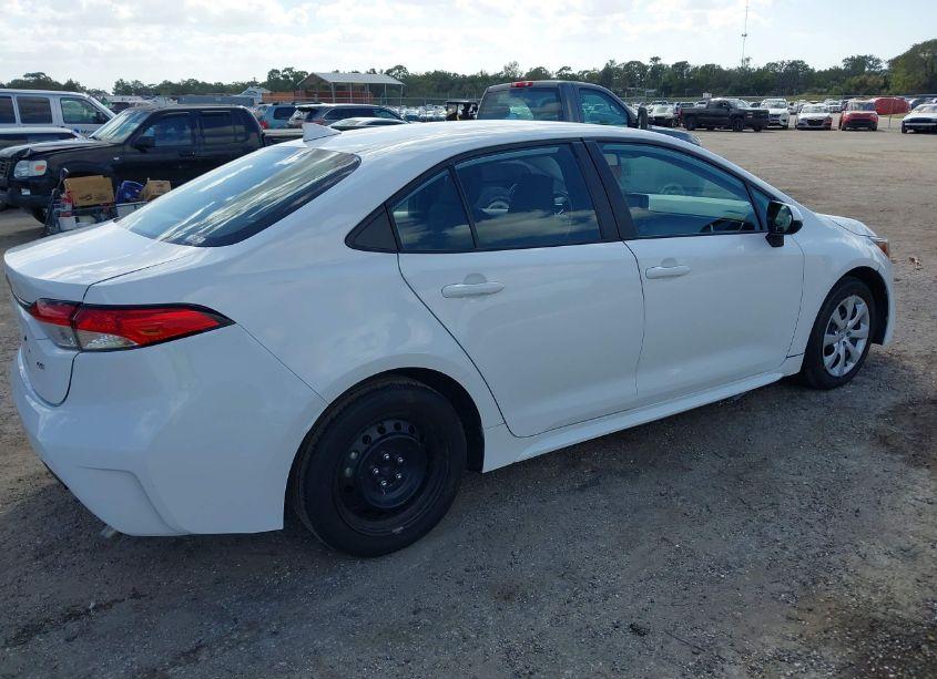 Photo 4 of 2023 Toyota Corolla LE (VIN 5YFB4MDE0PP062802)