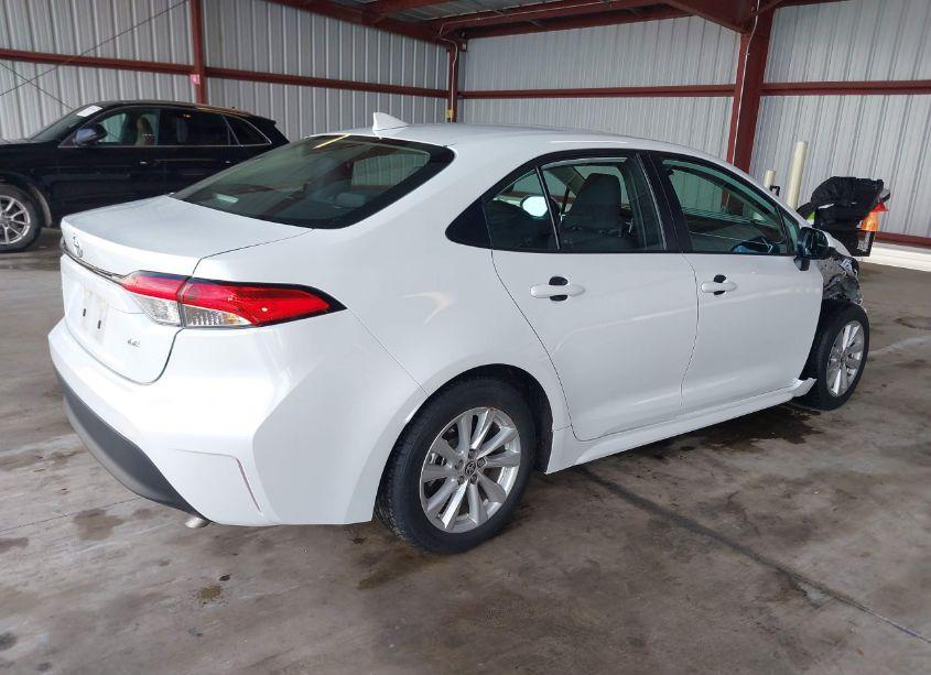 Photo 4 of 2024 Toyota Corolla LE (VIN 5YFB4MDE0RP116439)