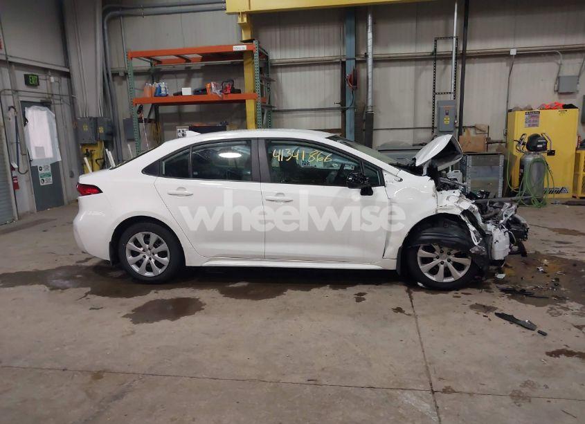 Photo 14 of 2024 Toyota Corolla LE (VIN 5YFB4MDE0RP118014)