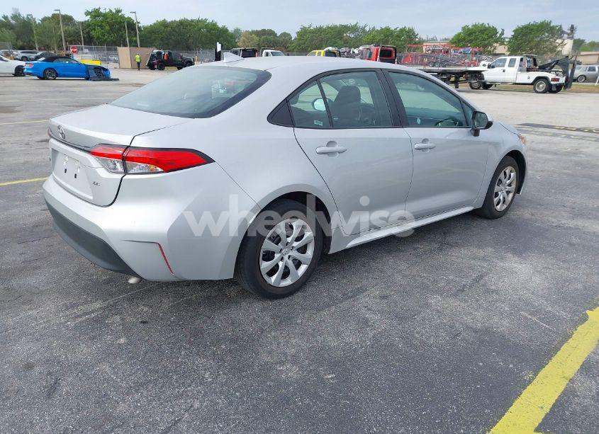 Photo 4 of 2024 Toyota Corolla LE (VIN 5YFB4MDE0RP137128)