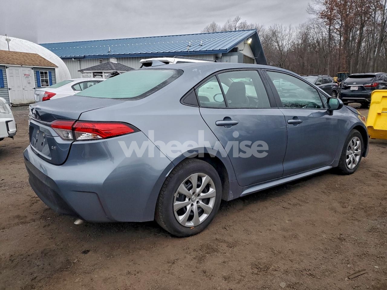 Photo 3 of 2024 TOYOTA COROLLA LE (VIN 5YFB4MDE0RP141728)