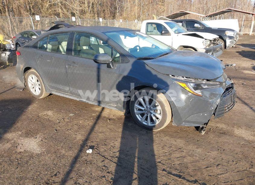 2024 Toyota Corolla LE (VIN 5YFB4MDE0RP171165) main photo