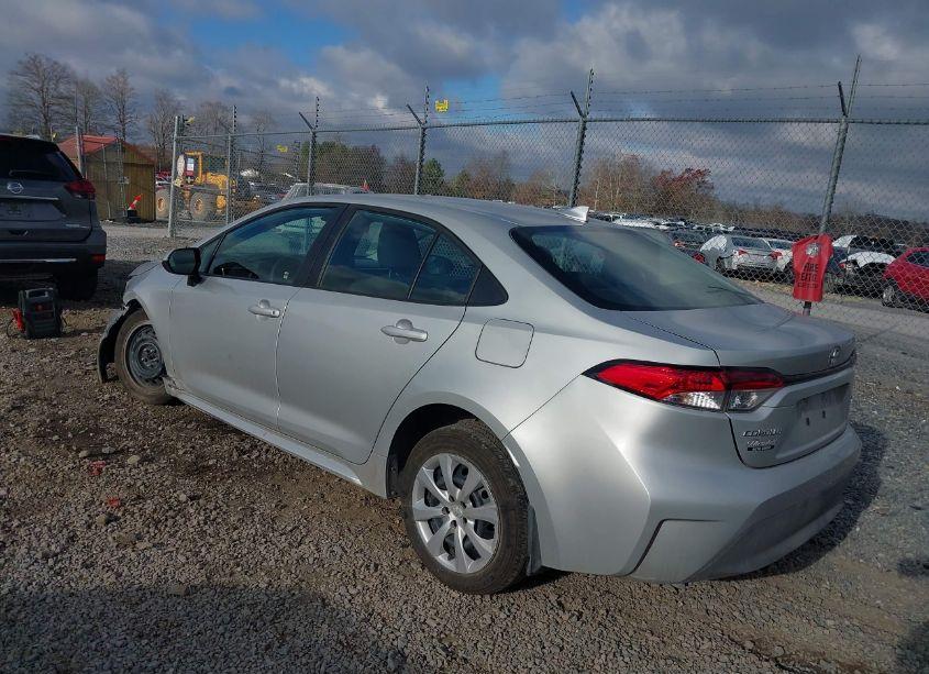 Photo 3 of 2024 Toyota Corolla LE (VIN 5YFB4MDE0RP174163)