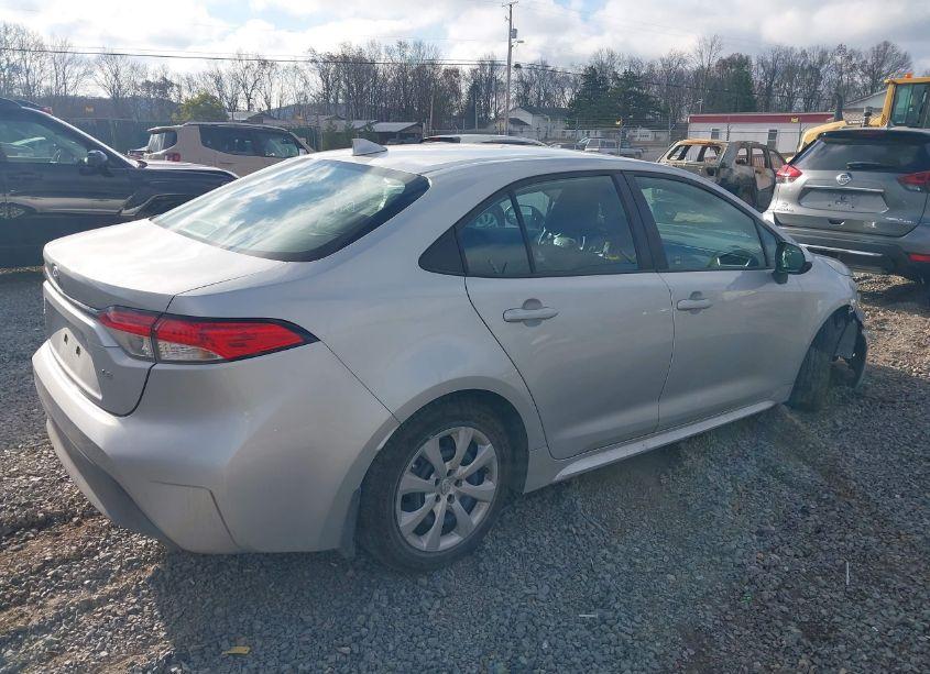 Photo 4 of 2024 Toyota Corolla LE (VIN 5YFB4MDE0RP174163)