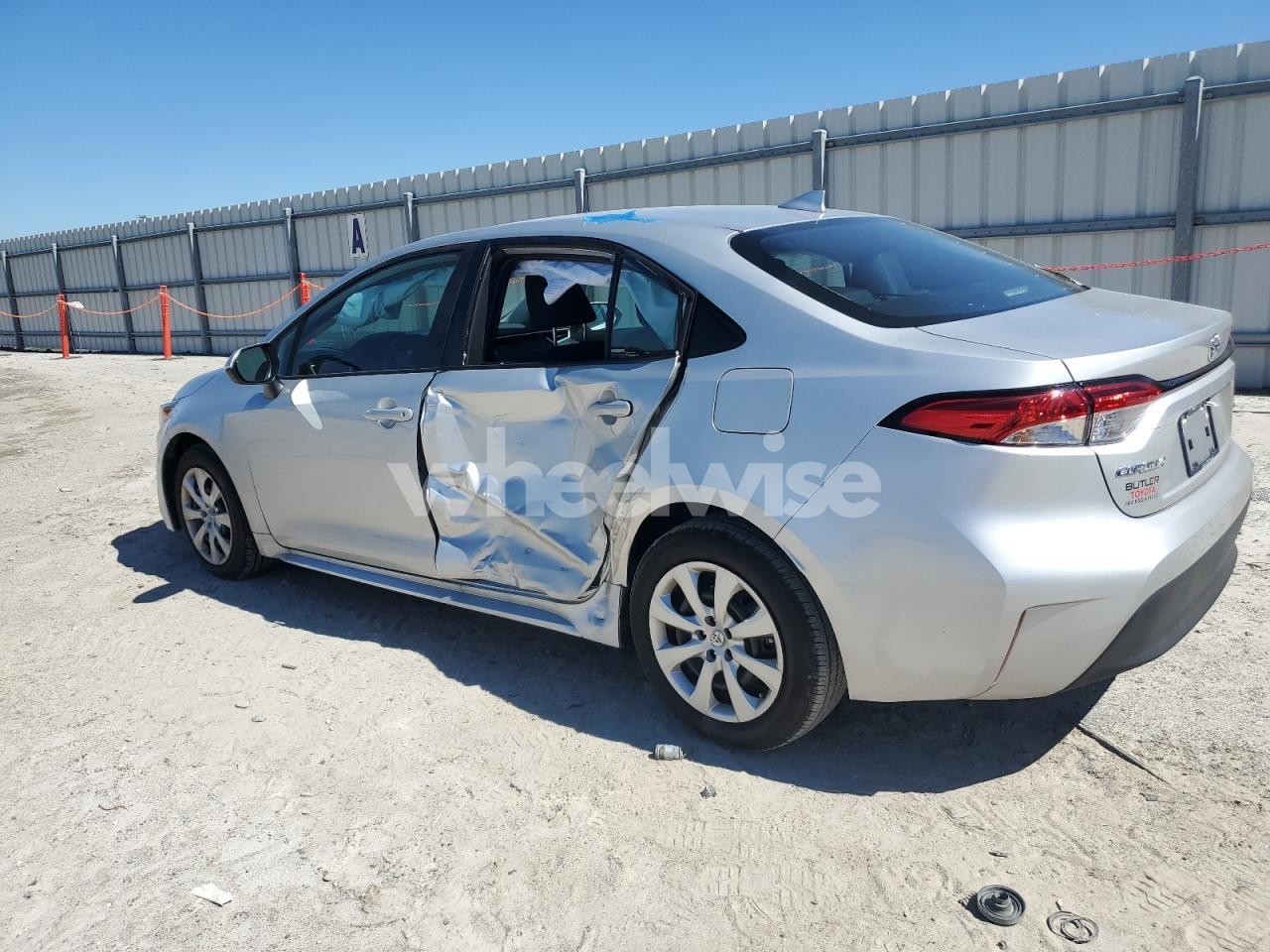 Photo 2 of 2025 TOYOTA COROLLA LE (VIN 5YFB4MDE0SP358167)