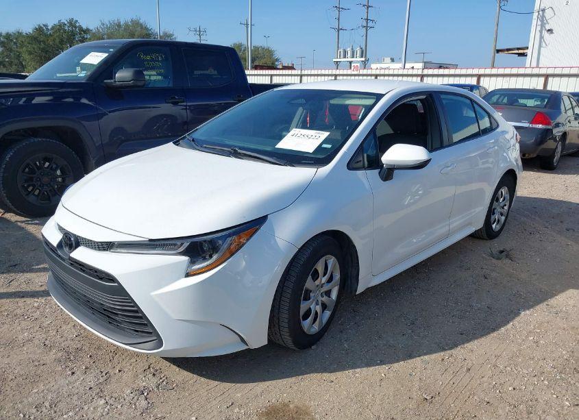 Photo 2 of 2023 Toyota Corolla LE (VIN 5YFB4MDE1PP017593)