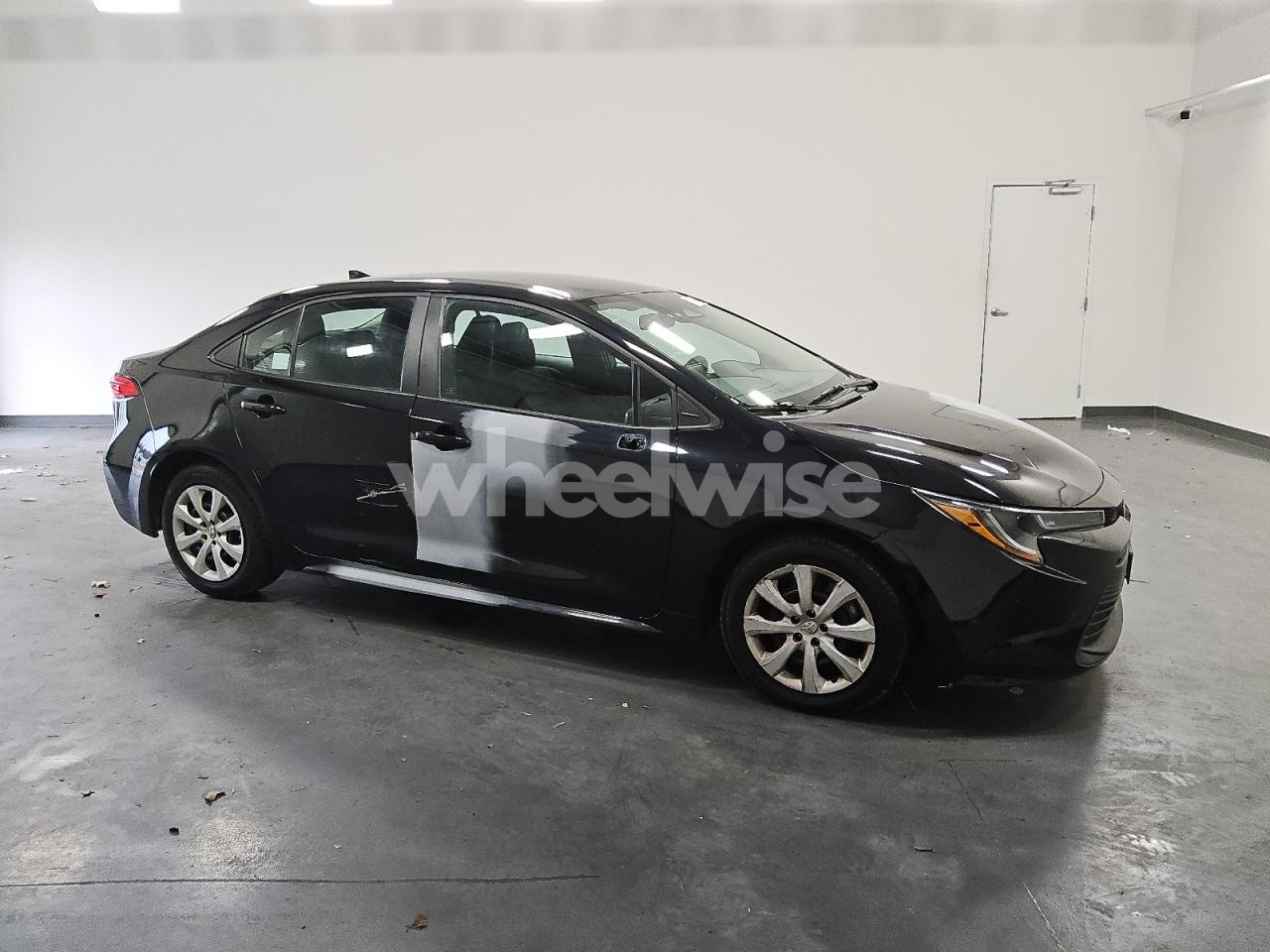 Photo 4 of 2023 TOYOTA COROLLA LE (VIN 5YFB4MDE1PP032868)