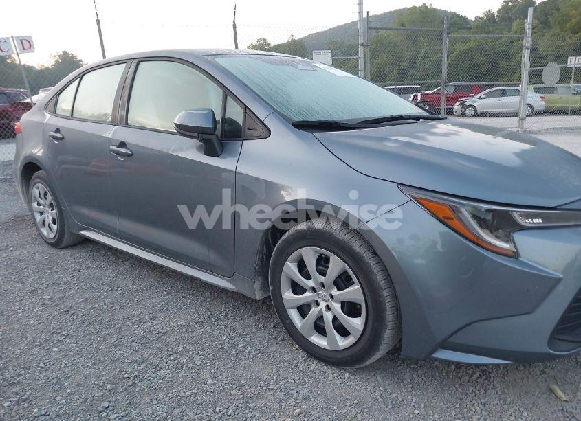 2024 Toyota Corolla LE (VIN 5YFB4MDE1RP097433) main photo