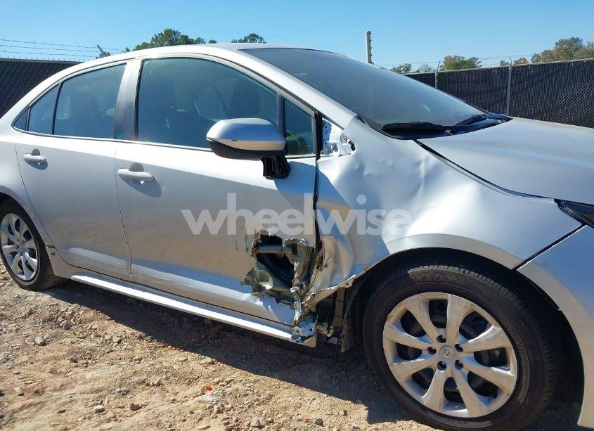 Photo 6 of 2024 Toyota Corolla LE (VIN 5YFB4MDE1RP116613)