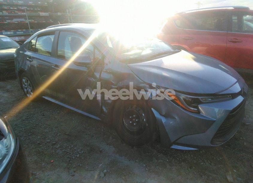 2025 Toyota Corolla LE (VIN 5YFB4MDE1SP246400) main photo