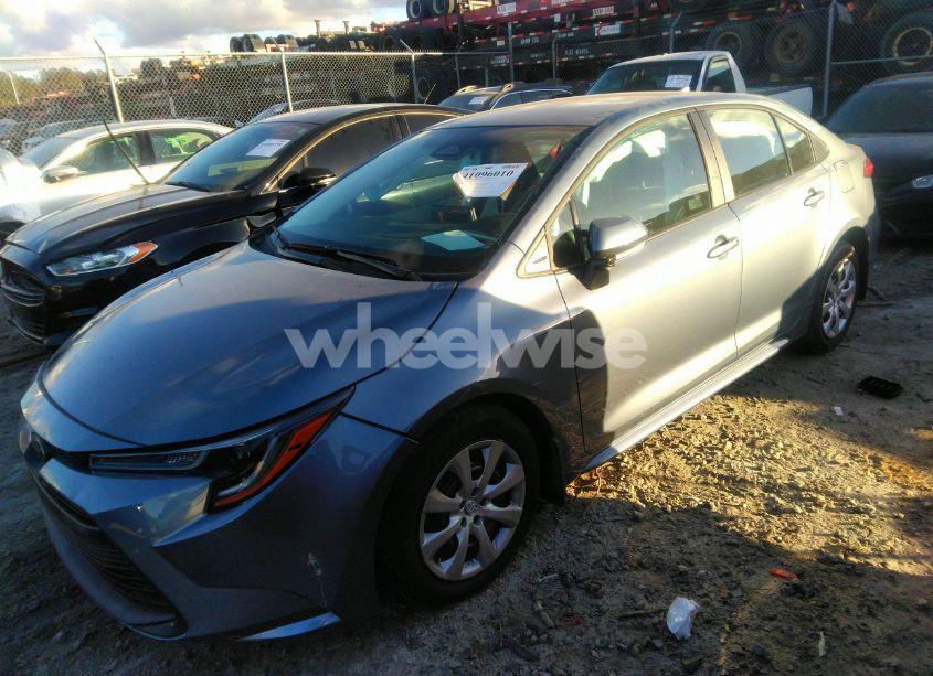 Photo 2 of 2025 Toyota Corolla LE (VIN 5YFB4MDE1SP246400)