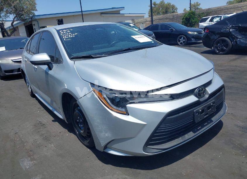 2025 Toyota Corolla LE (VIN 5YFB4MDE1SP253413) main photo