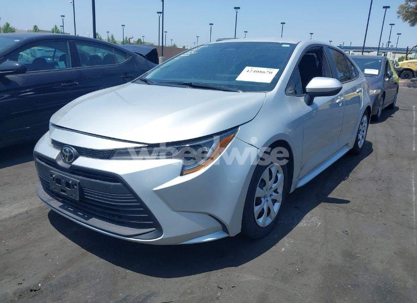 Photo 2 of 2025 Toyota Corolla LE (VIN 5YFB4MDE1SP253413)