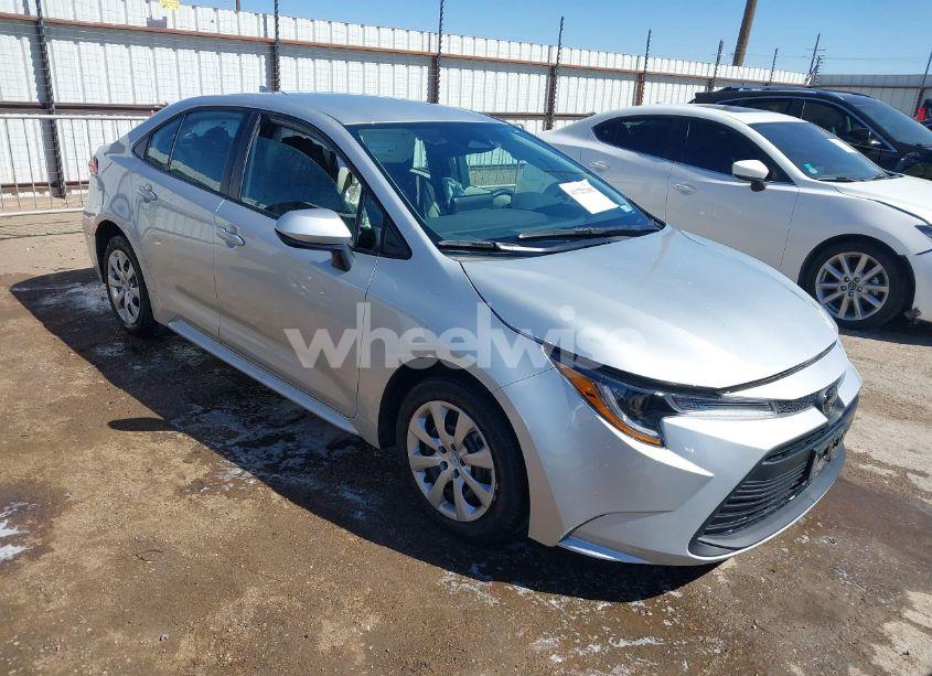 2025 Toyota Corolla LE (VIN 5YFB4MDE1SP266386) main photo