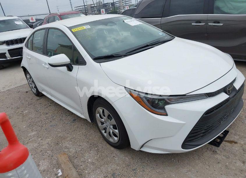 2025 Toyota Corolla LE (VIN 5YFB4MDE1SP276772) main photo