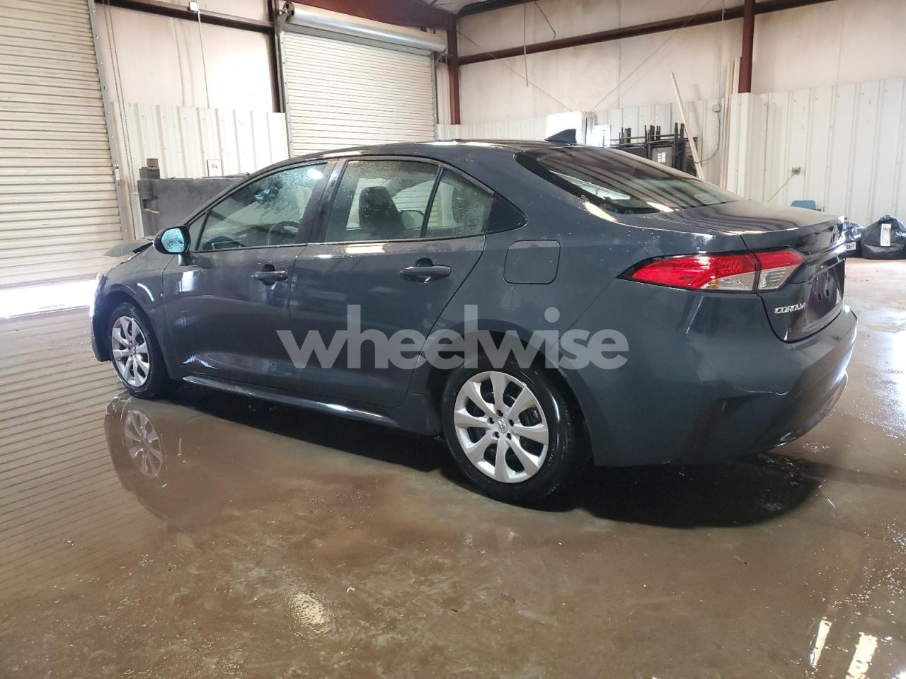 Photo 2 of 2025 TOYOTA COROLLA LE (VIN 5YFB4MDE1SP284919)