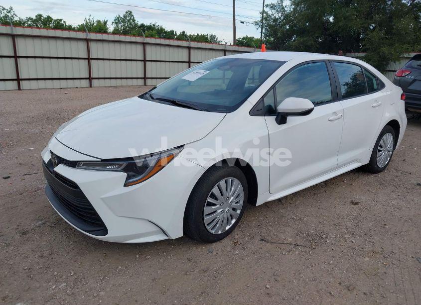 Photo 2 of 2023 Toyota Corolla LE (VIN 5YFB4MDE2PP067564)