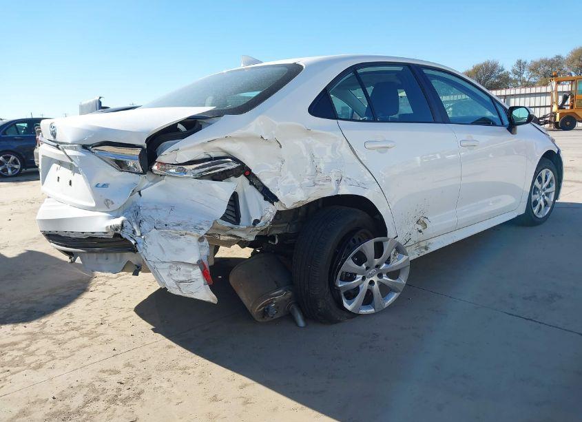 Photo 4 of 2024 Toyota Corolla LE (VIN 5YFB4MDE2RP084500)