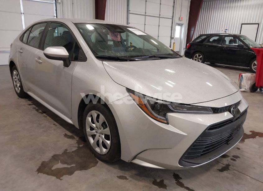 2024 Toyota Corolla LE (VIN 5YFB4MDE2RP090619) main photo