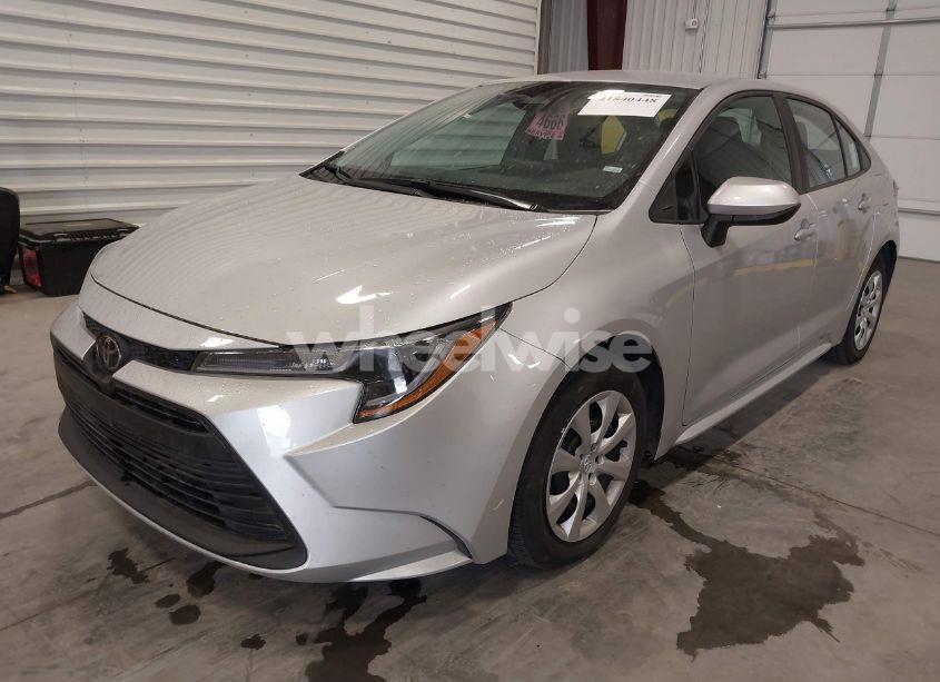Photo 2 of 2024 Toyota Corolla LE (VIN 5YFB4MDE2RP090619)