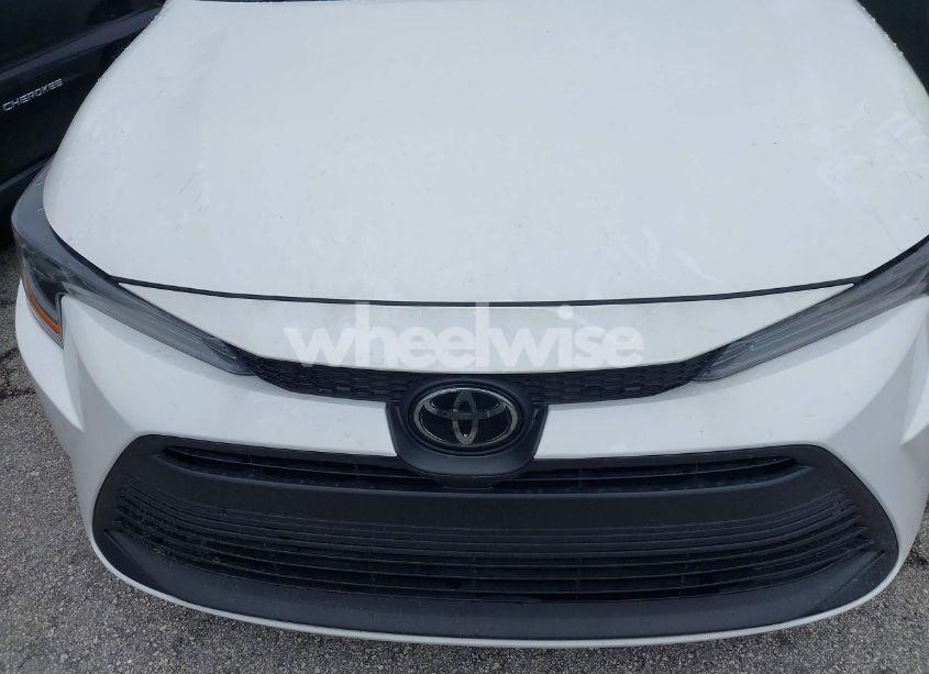 Photo 6 of 2024 Toyota Corolla LE (VIN 5YFB4MDE2RP122758)