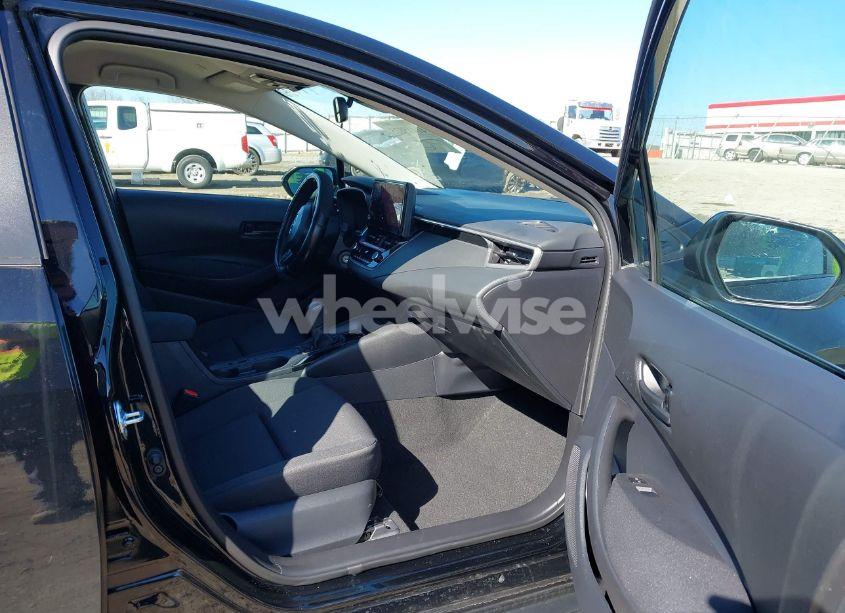 Photo 5 of 2024 Toyota Corolla LE (VIN 5YFB4MDE2RP179834)