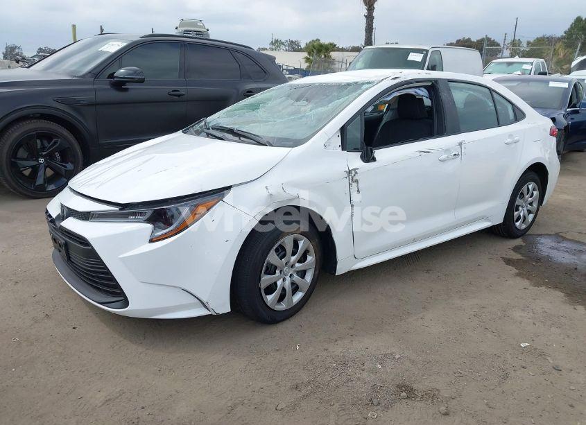 Photo 2 of 2025 Toyota Corolla LE (VIN 5YFB4MDE2SP229685)