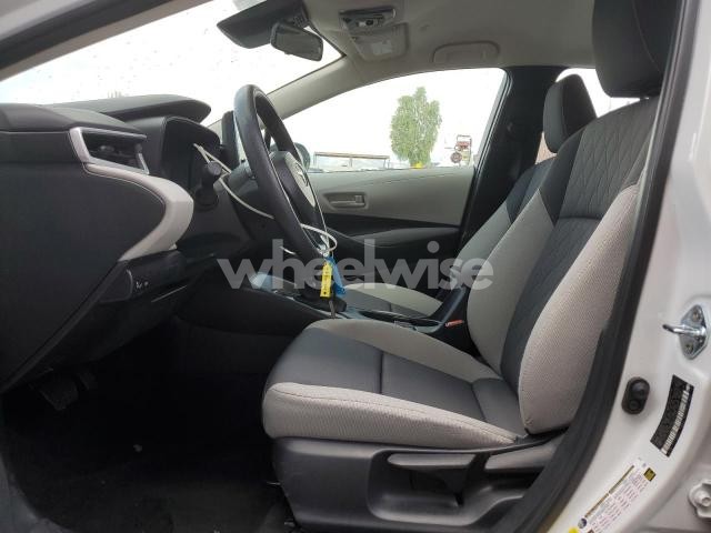 Photo 2 of 2025 TOYOTA COROLLA LE (VIN 5YFB4MDE2SP252433)