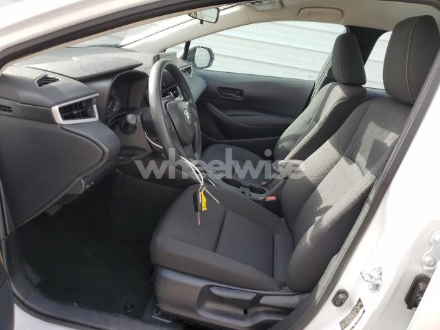 Photo 2 of 2025 TOYOTA COROLLA LE (VIN 5YFB4MDE2SP273265)