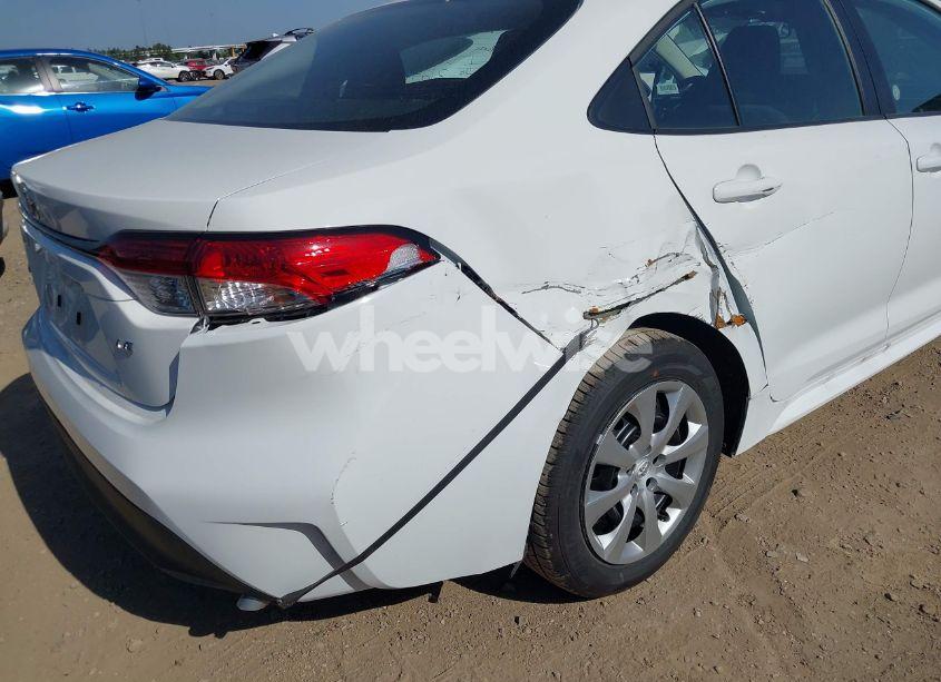 Photo 6 of 2025 Toyota Corolla LE (VIN 5YFB4MDE2SP274691)