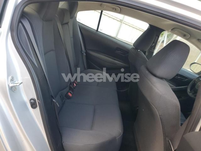 Photo 2 of 2024 TOYOTA COROLLA LE (VIN 5YFB4MDE3RP105256)