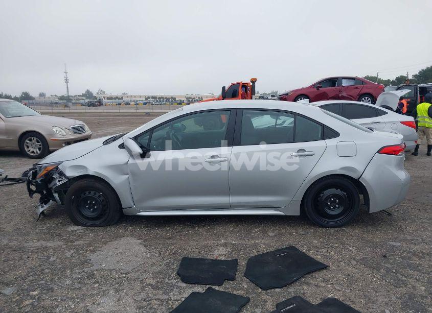 Photo 14 of 2024 Toyota Corolla LE (VIN 5YFB4MDE3RP129282)