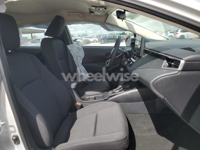 Photo 3 of 2024 TOYOTA COROLLA LE (VIN 5YFB4MDE3RP131405)