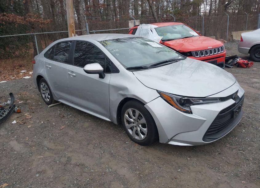 2024 Toyota Corolla LE (VIN 5YFB4MDE3RP134935) main photo