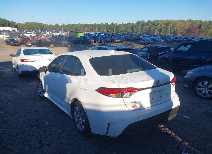 Photo 3 of 2024 Toyota Corolla LE (VIN 5YFB4MDE3RP156305)