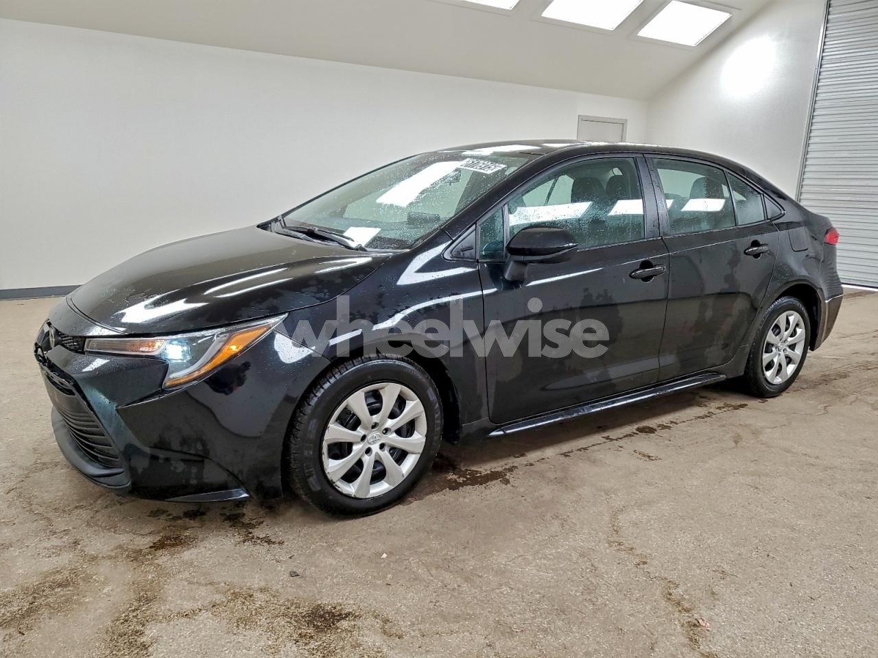 2024 TOYOTA COROLLA LE (VIN 5YFB4MDE3RP169152) main photo